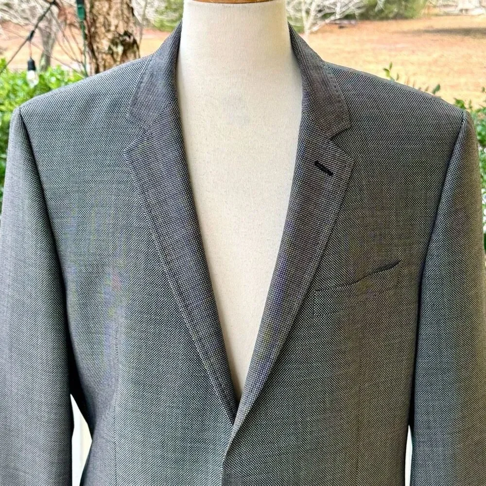 Hugo Boss Hutsons Gray Textured 2 Button Blazer. Size 46R